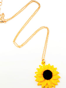 Sunflower Pendant Necklace. Gold,  Yellow ( Size : 16" + 2" L )